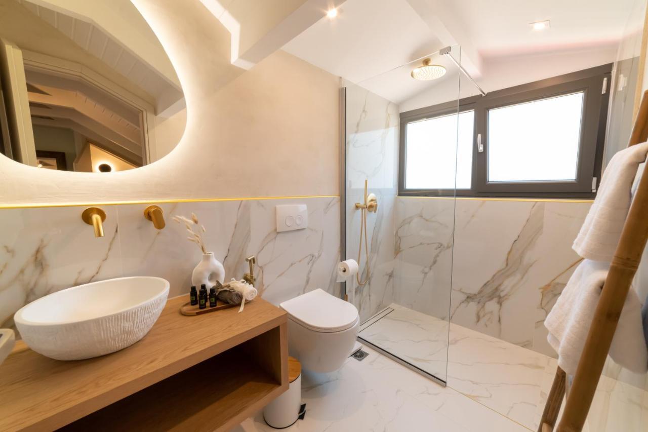 Anesis Deluxe Apartments Parga Bagian luar foto